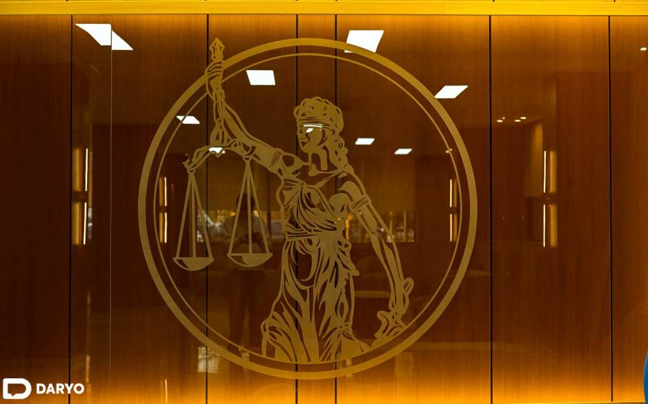 Eng yuqori jazo tayinlangan: hamkasbiga shilqimlik qilgan bank xodimi 5 sutkaga qamalgani yuzasidan bayonot berildi