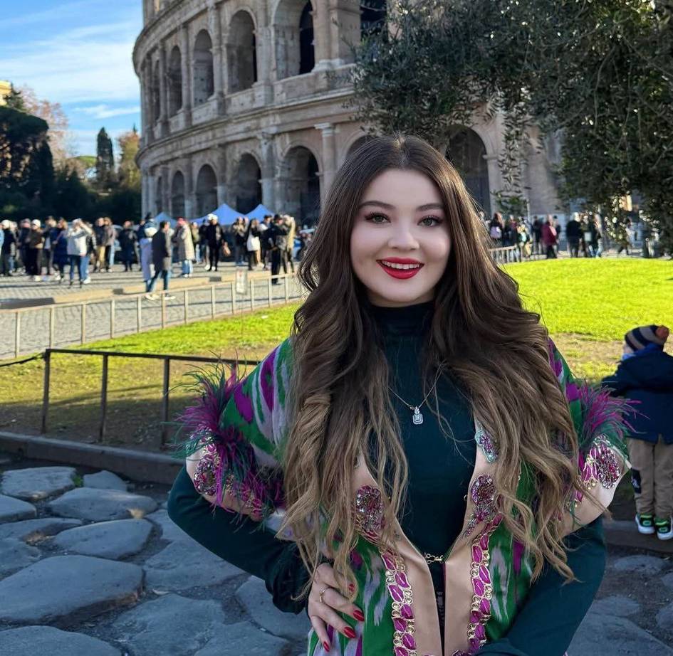 “Ertalab meni uyg‘otadigan xodimim bor”. Zebo Rahimova blogerlarga hasadi ortidan kelgan omad va qoldirilgan to‘yi haqida