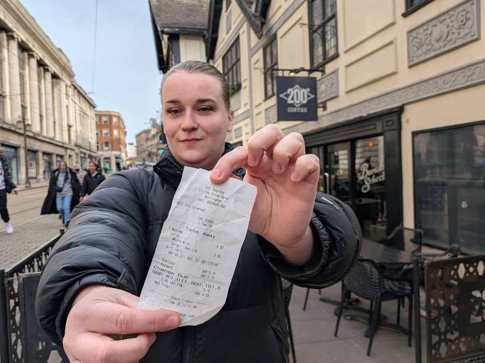 Britaniyalik ayol qahvaxonadagi texnik xato sabab dunyoning eng boy odamiga aylandi