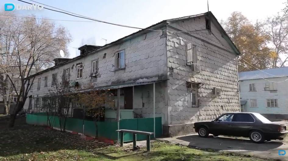 Yangihayot hokimi yog‘och uy egalari yangi xonadonlariga qachon ko‘chib o‘tishini maʼlum qildi