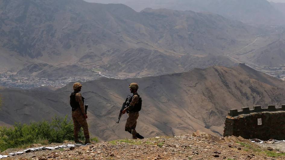 На афганско-пакистанской границе произошли столкновения. Пакистан заявил об «открытой войне» (видео)