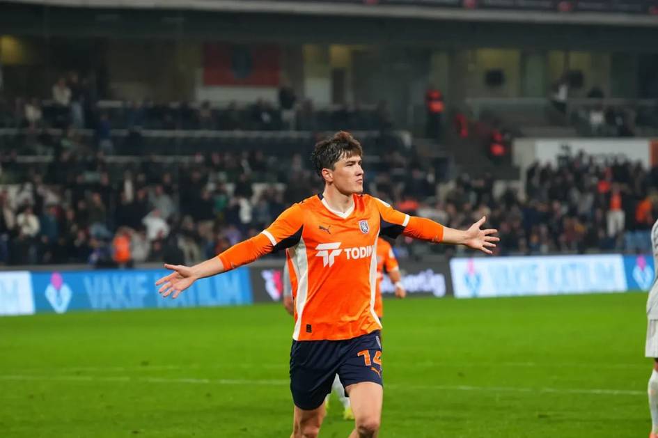 Turkiya Superligasi. “Bashakshehir” o‘z maydonida ishonchli hisobda g‘alaba qozondi