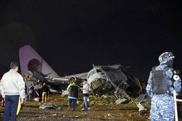 Boliviyada pul to‘la samolyot yo‘lga qulashi oqibatida 20 kishi halok bo‘ldi