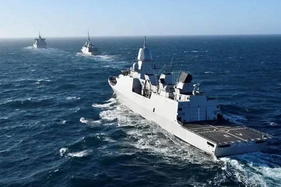 Учта давлат Кипрга денгиз ва ҳаво кучларини йўллади