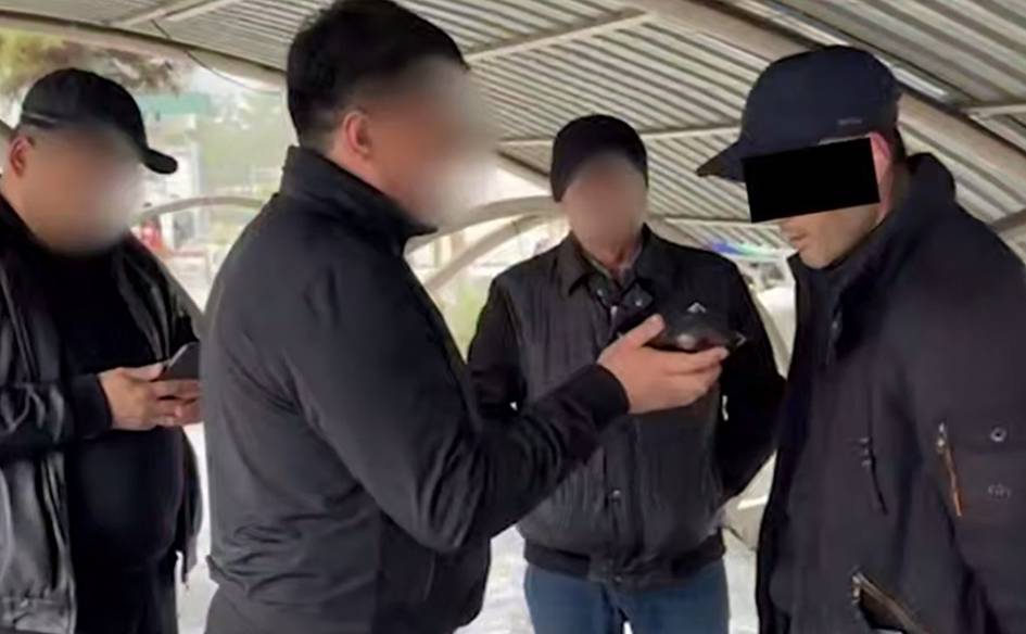 Farg‘onada soliq inspeksiyasi bosh inspektori 20 ming dollar pora bilan qo‘lga tushdi