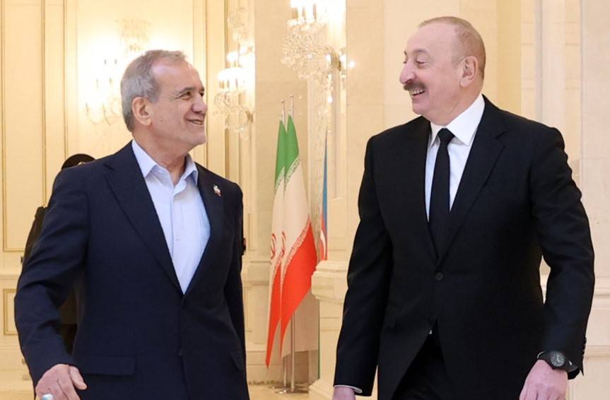 Масъуд Пезешкиён Илҳом Алиев билан телефон орқали мулоқот қилди