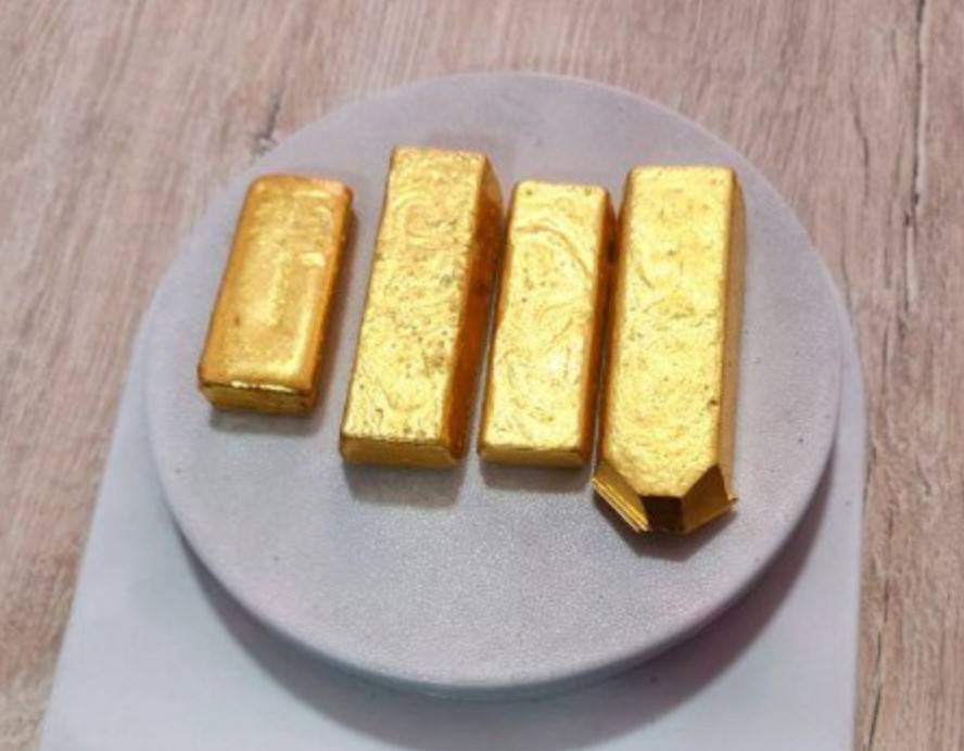 Ўзбекистондан 2,1 млрд сўмлик олтинни яширинча олиб кетмоқчи бўлган шахс ушланди