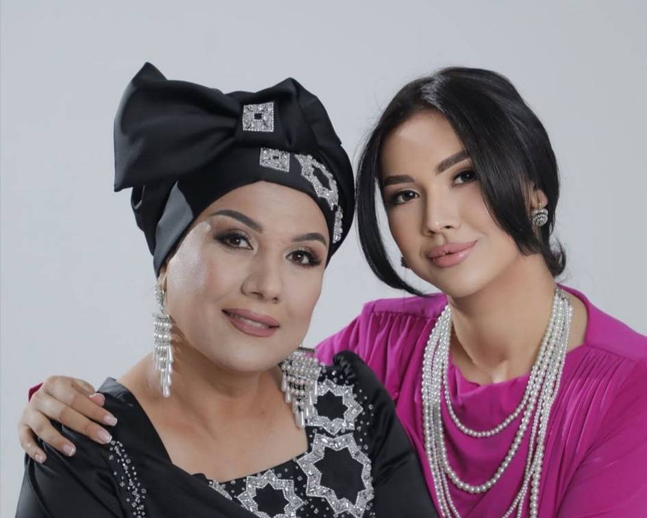 “Bitta uyga bitta aktrisa yetadi”: Vazira Yunusova qizlarining tarbiyasi va turmush oʻrtogʻining taqiqi haqida soʻzlab berdi