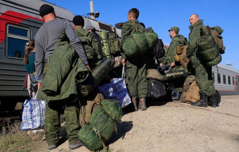 Россия армияда хизмат қилган мигрантларни депортация қилмайди