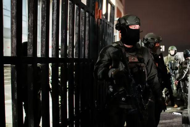 Мадуро Нью Йоркда 2 га 3 метрли камерада сақланмоқда