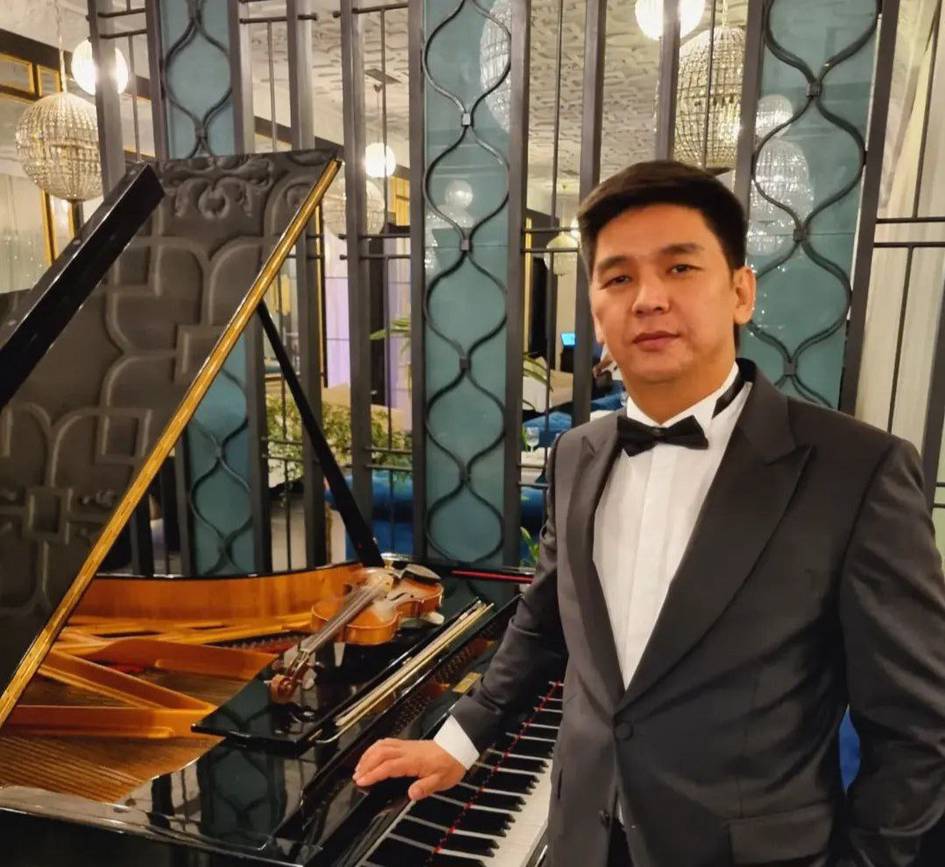 “To‘y xizmatlarim estrada xonandalarinikidan ko‘proq” — Jenisbek Piyazov daromadlari va garderobidagi qadrli kostyumi haqida