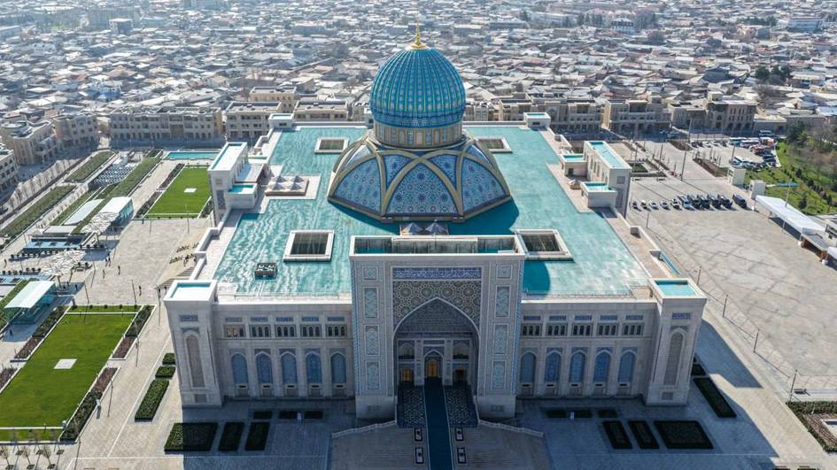 Uzbekistan’s president reviews Center for Islamic Civilization and Quran Hall exhibition in Tashkent