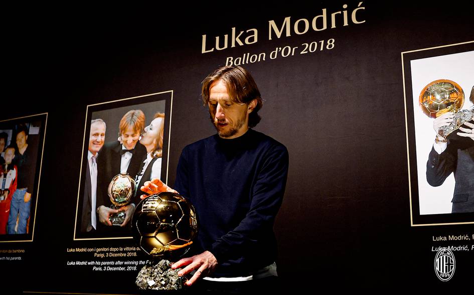 Luka Modrich “Oltin to‘p”ini “Milan” muzeyiga sovg‘a qildi (video)