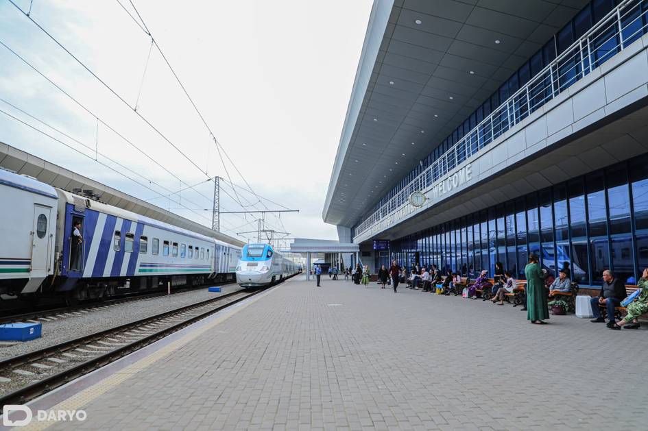 2000-yildan keyin temiryo‘l transporti yo‘lovchilari soni qanday o‘zgardi?