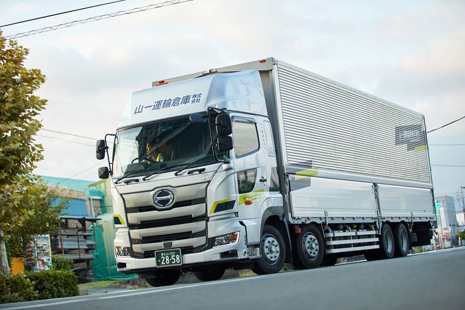 Ойлик 2 минг долларгача: ўзбекистонлик ҳайдовчилар Японияга ишга таклиф этилди