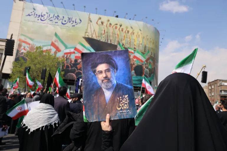 Эронни кимлар бошқармоқда?