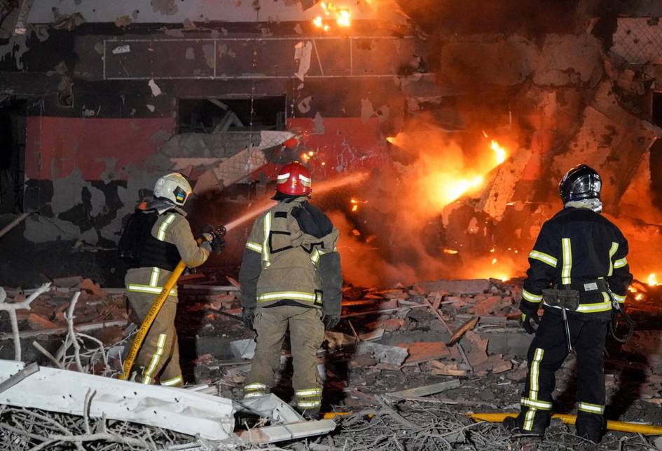 Россия Украинага бир кеча-кундузда қарийб мингта дрон учирди (видео)