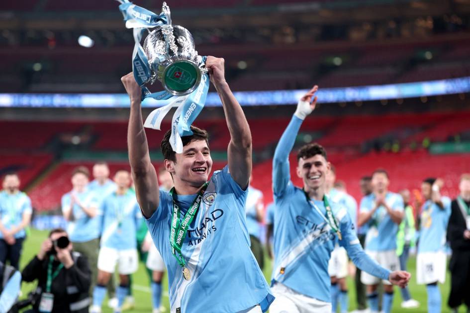 Абдукодир Хусанов может стать лучшим игроком «Манчестер Сити» за март (фото)