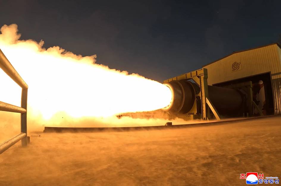 Shimoliy Koreya AQSH hududiga yetib borishga qodir raketa dvigatelini sinovdan o‘tkazdi