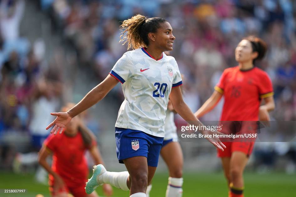 Америка клуби аёллар футболи тарихидаги рекорд шартномани имзолади