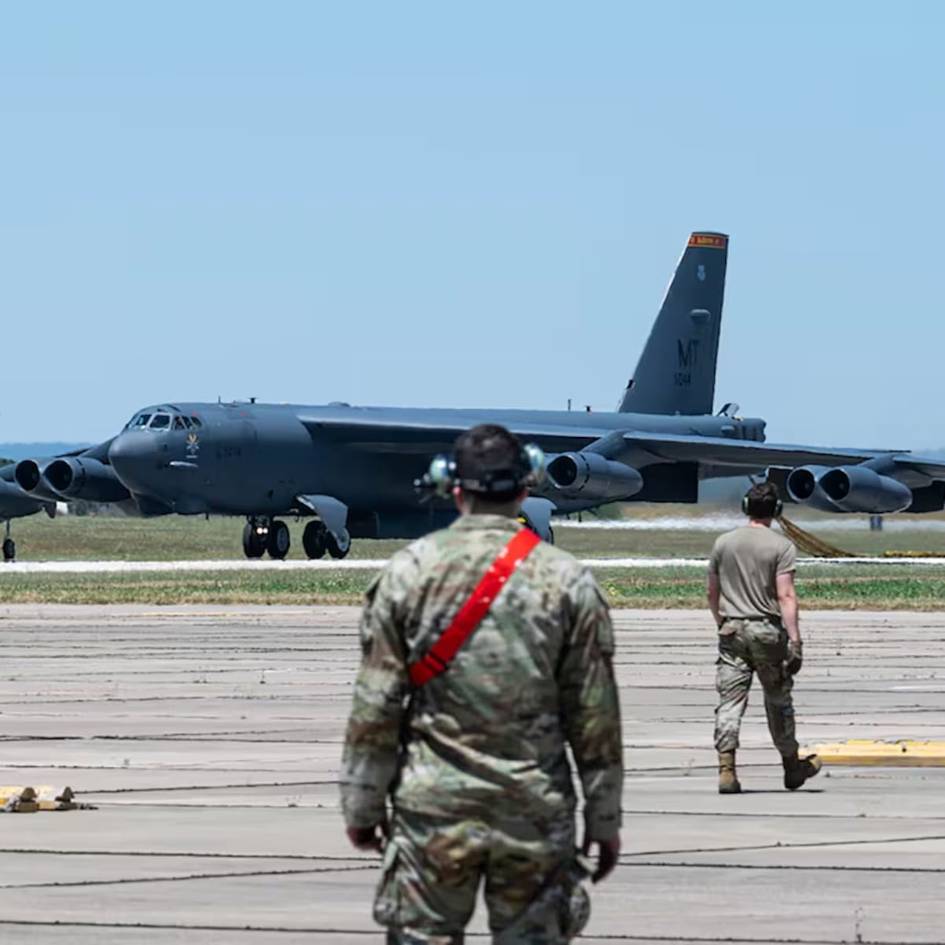 Испания Эрондаги урушда иштирок этаётган АҚШ самолётларига ҳаво ҳудудини ёпди