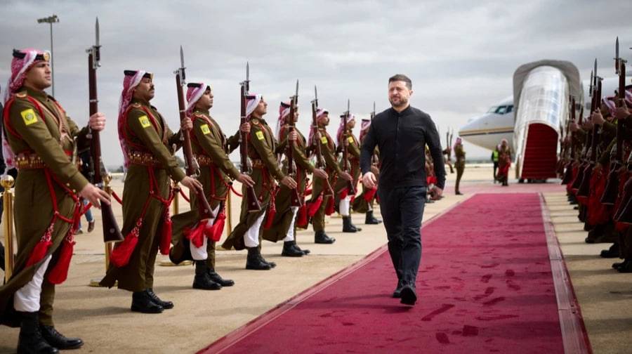 Зеленский АҚШга Ҳормузни очишда ёрдам таклиф қилди