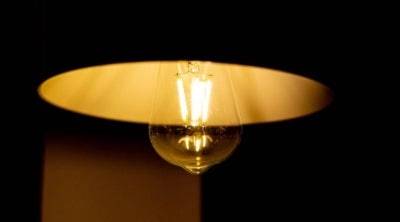 Bangladeshda energetika tanqisligi fonida davlat xizmatchilariga chiroqlarni o‘chirib yurish buyurildi