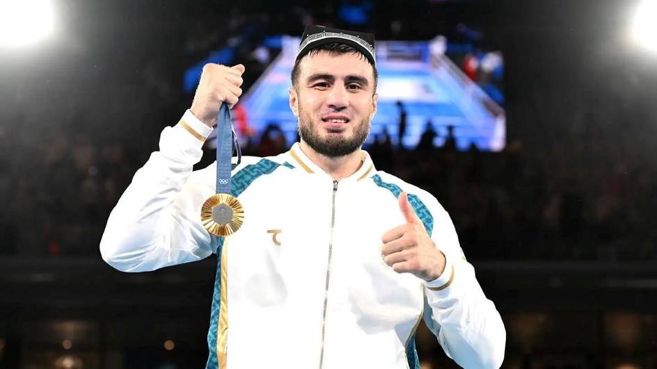 The Ring нашри боксчилар рейтингини янгилади: Усик етакчи, Жалолов кучли ўнликда