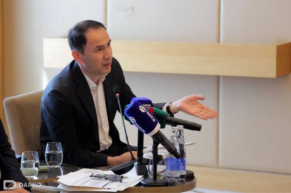 “Фақат сигаретга картада тўланади” — Солиқ қўмитаси раиси ўрибосари озиқ-овқат дўконларидаги нақдсиз тўловлар ҳақида