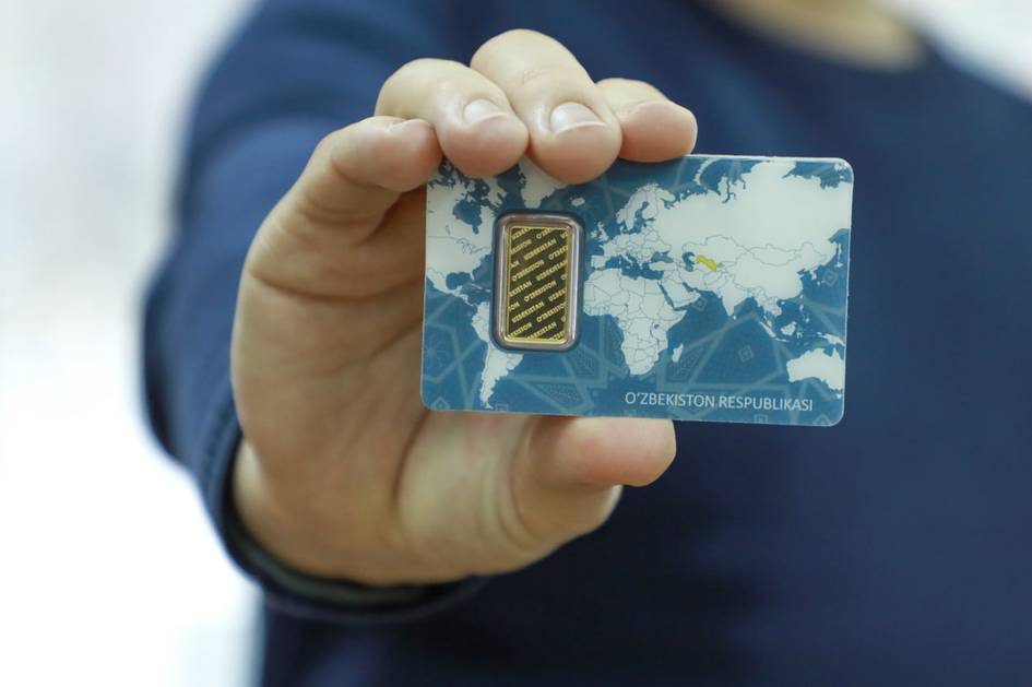 Узбекистанцы за год купили рекордное количество золотых слитков