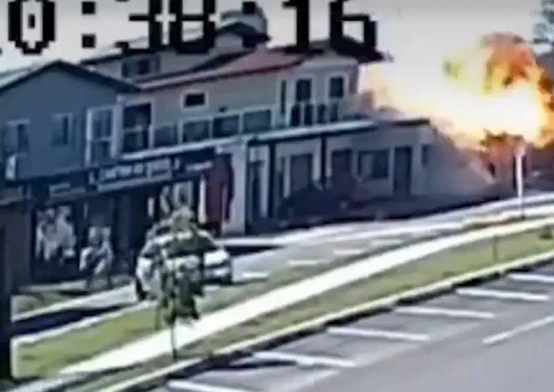 Braziliyada samolyot restoranga qulab tushdi: to‘rt kishi halok bo‘ldi (video)