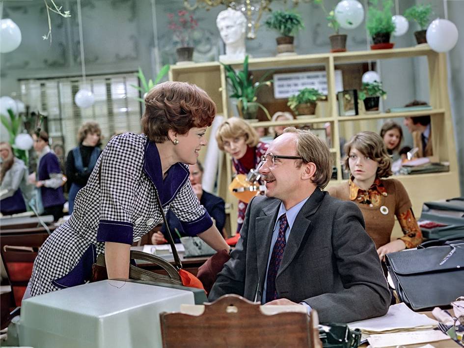 Chang bosgan pol va daydi guldasta: “Ishdagi ishq” filmidagi 6 ta kinoxato