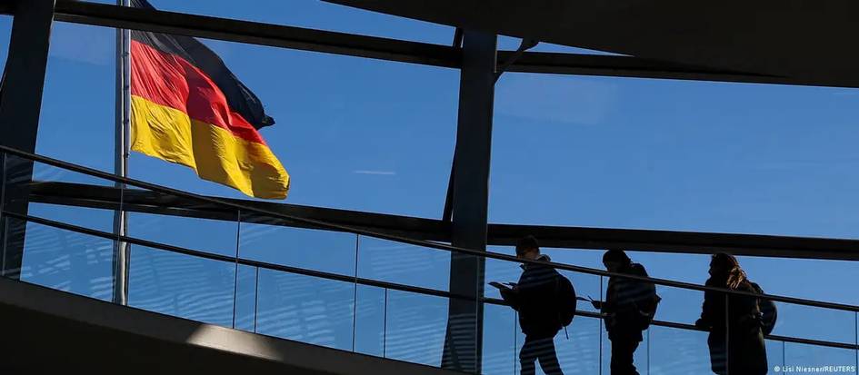 Ruhiy salomatlik va sun’iy intellekt: har beshinchi germaniyalik mamlakatni tark etishni rejalashtirmoqda