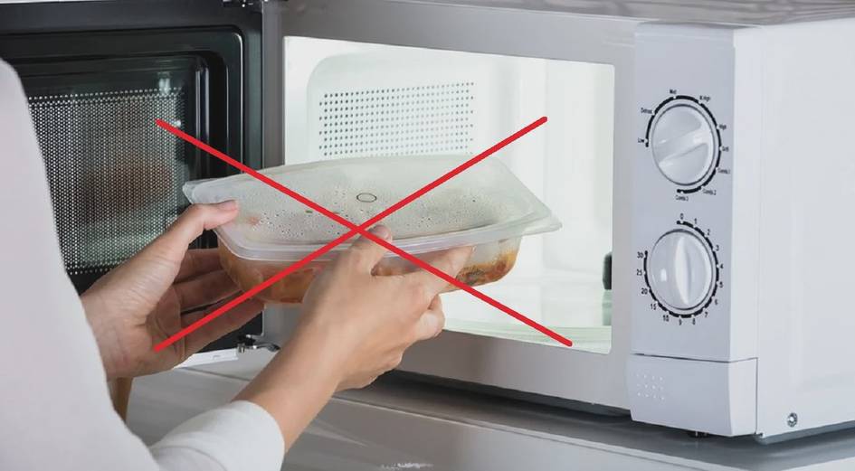 Olimlar ogohlantiradi: plastik idishdagi ovqatni mikroto‘lqinli pechda isitish xavfliligi ilmiy jihatdan tasdiqlandi