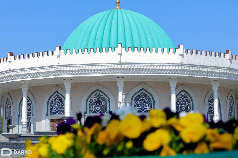 Сегодня Шавкат Мирзиёев посетит сквер Амира Темура