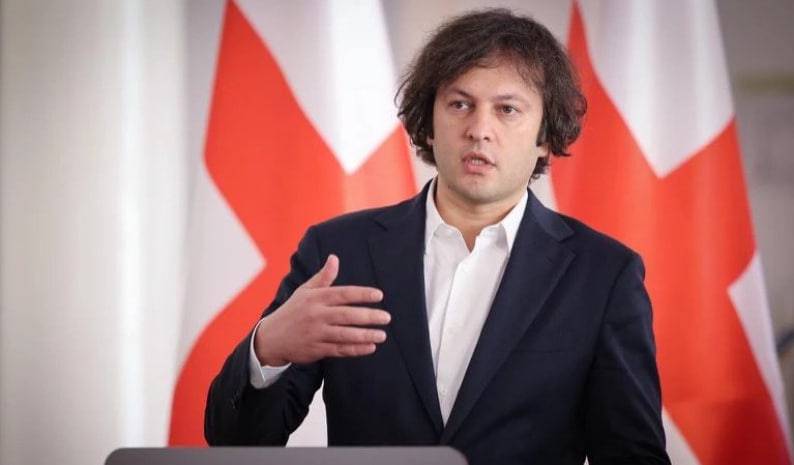 Кобахидзе Макронга Грузия ва Россия тўғрисида ёлғон гапирмасликни маслаҳат берди