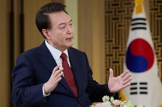 Жанубий Корея суди президентни ҳибсга олиш ордери муддатини узайтирди&nbsp;