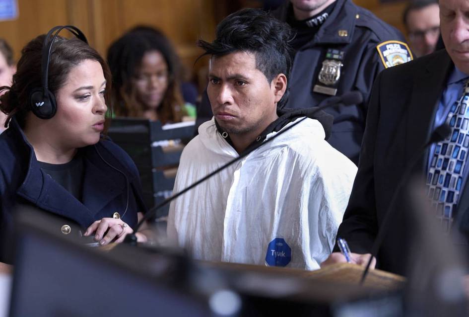 Nyu York metrosida yo&lsquo;lovchi ayolni yoqib yuborishda ayblanayotgan shaxs aybini tan olmadi&nbsp;