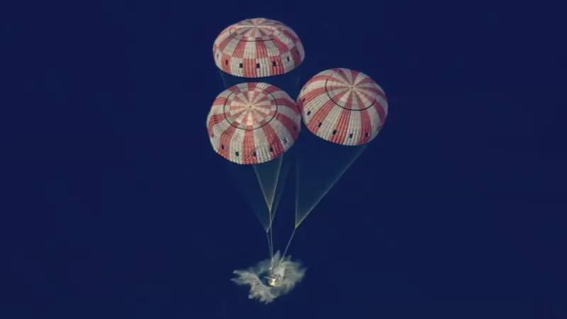 Миссия завершена: «Орион» успешно приводнился в Тихом океане