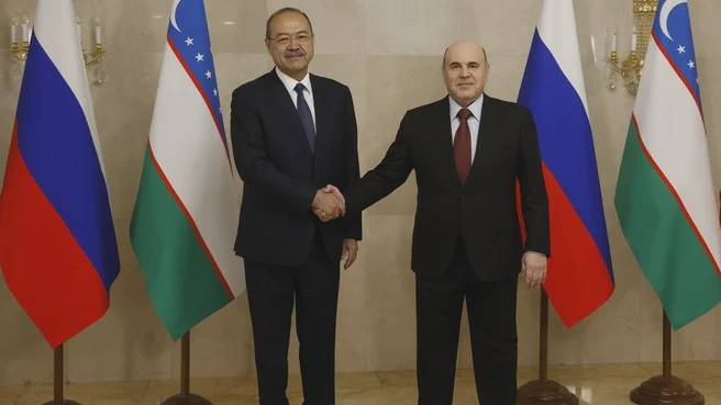 Главы правительств Узбекистана и России провели встречу в Москве