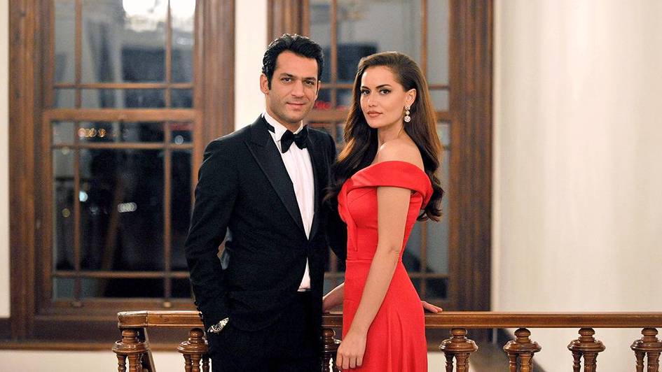 Murat Yildirim va Fahriye Evjen yangi miniserialda bosh rollarni ijro etadi