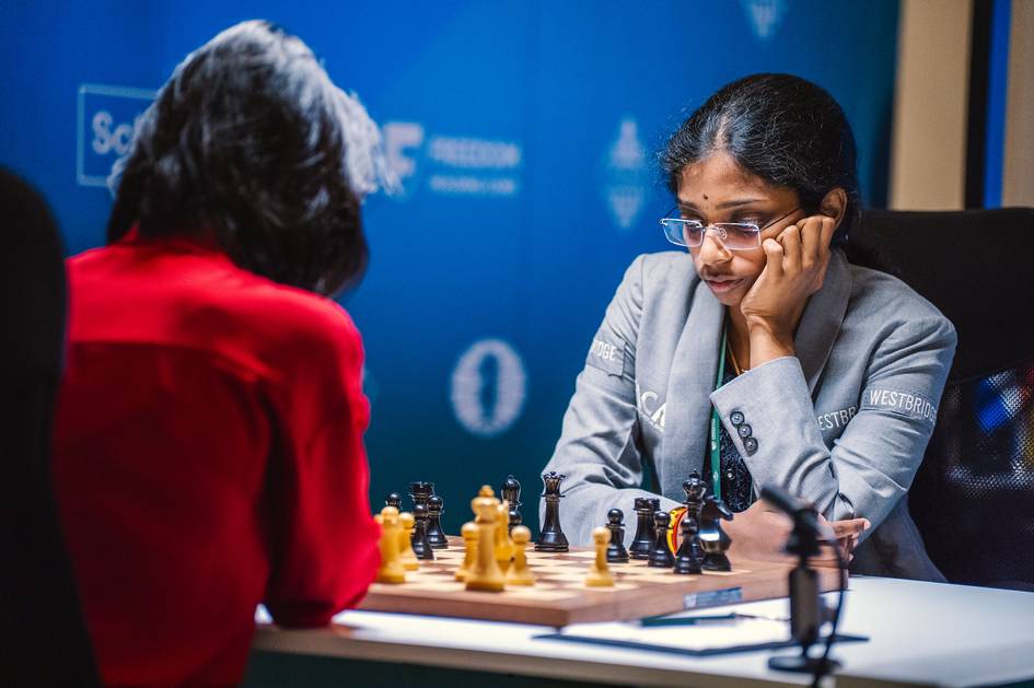 Vaishali Rameshbabu so‘nggi turda g‘alaba qozonib, Nomzodlar turniri g‘olibiga aylandi, Assubayeva 2-o‘rinni egalladi