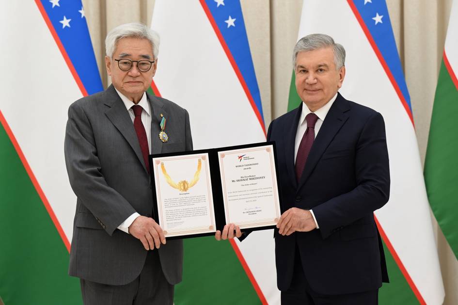 Uzbekistan’s President Mirziyoyev receives World Taekwondo’s highest Honor and Glory Order