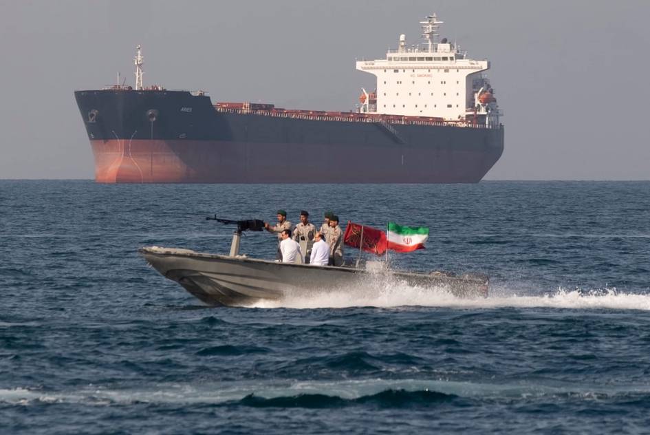 Eron Hormuz tranzitidan milliy valyutada yiliga 15 mlrd dollar foyda olmoqchi