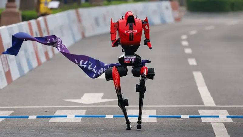 Хитойда гуманоид роботлар ярим марафонда инсон рекордини янгилади