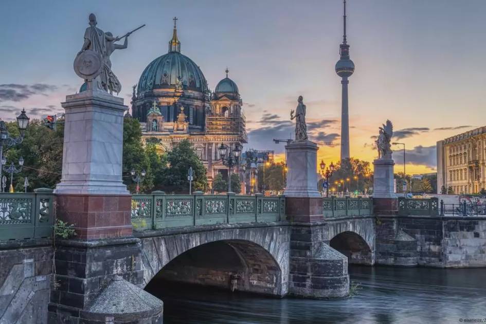 Берлинда сайёҳларга бепул бонуслар ва таомлар таклиф қилинмоқда