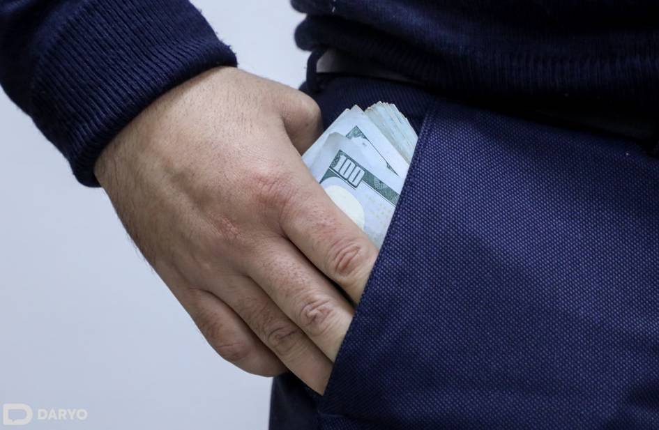 Олмазор тумани прокуратураси терговчиси 20 минг АҚШ доллари миқдорида пора олган вақтда ушланди