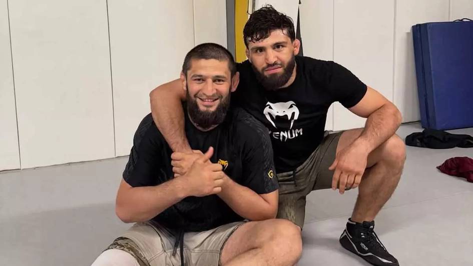 “Birinchi raunddayoq tugatishini xohlardim” — Sarukyan Chimayev va Strikland janggi haqida