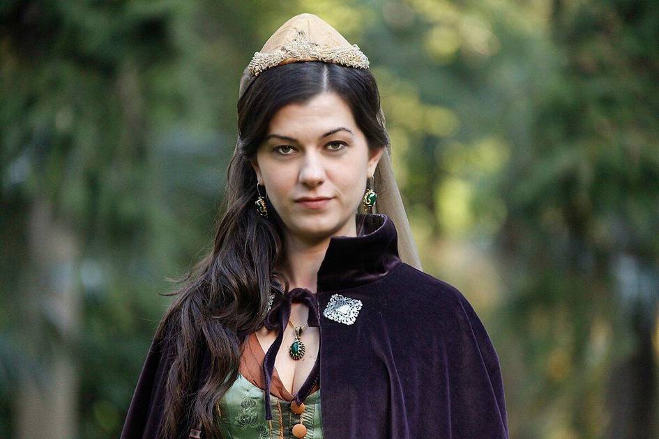 Qochqin qizdan “Muhtasham yuz yil” yulduzigacha — Filiz Ahmetning qiyinchilik bilan bosib o‘tilgan muvaffaqiyat yo‘li