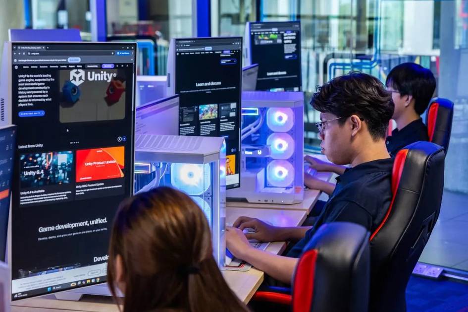 АҚШ камбоджалик сенатор ва яна 28 кишига санкция киритди